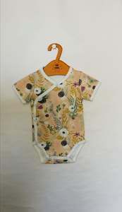 WRAP ONESIE PRETTY WHITE FLOWER SS19/20
