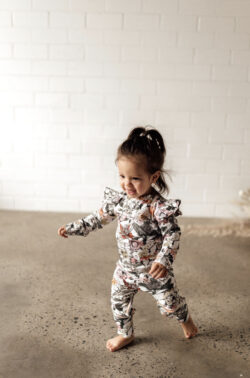 Snuggle Hunny Organic Clothing | Australiana Growsuit